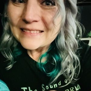 Meet your Posher, Jena